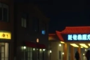 《深蓝信笺》深海观测站圆形舷窗与幽蓝水光