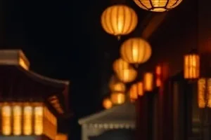 《十六毫米夏天》胶片卷盒与斑驳的放映机零件